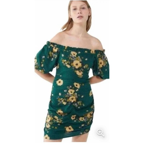 NWOT URBAN OUTFITTERS FLORAL PRINTED RUCHED MINI OFF THE SHOULDER DRESS GREEN - Picture 2 of 13
